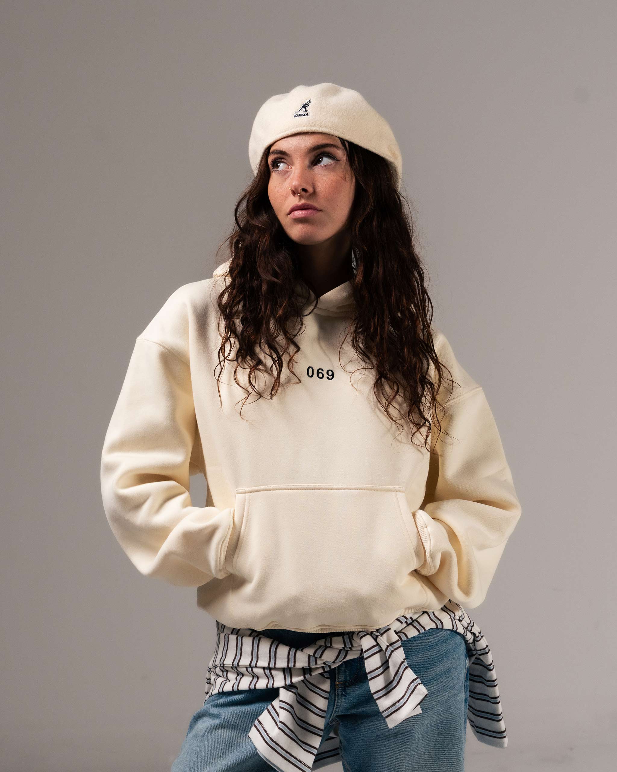 069 Basic Hoodie - Beige
